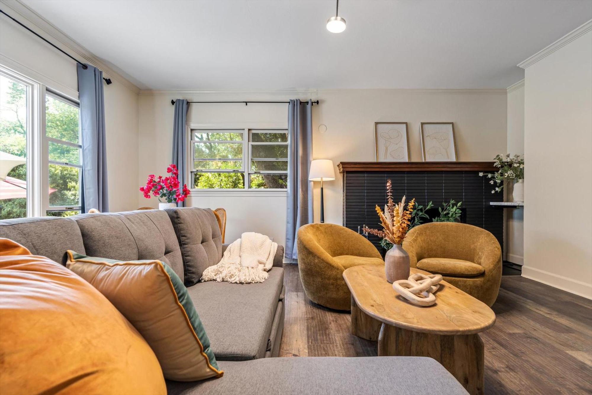 Cinnamon Bear Creekside Sonoma