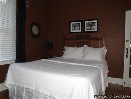 Cinnamon Bear Creekside 3* Sonoma