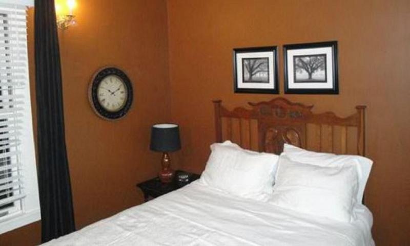 Cinnamon Bear Creekside 3*